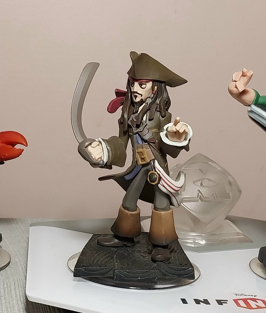 Disney Infinity Figure Lot & Platform