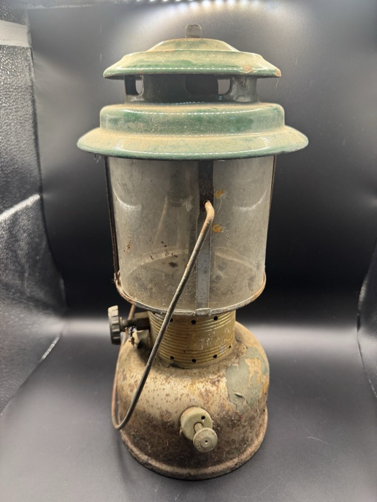 Vintage COLEMAN LANTERN Double Mantel