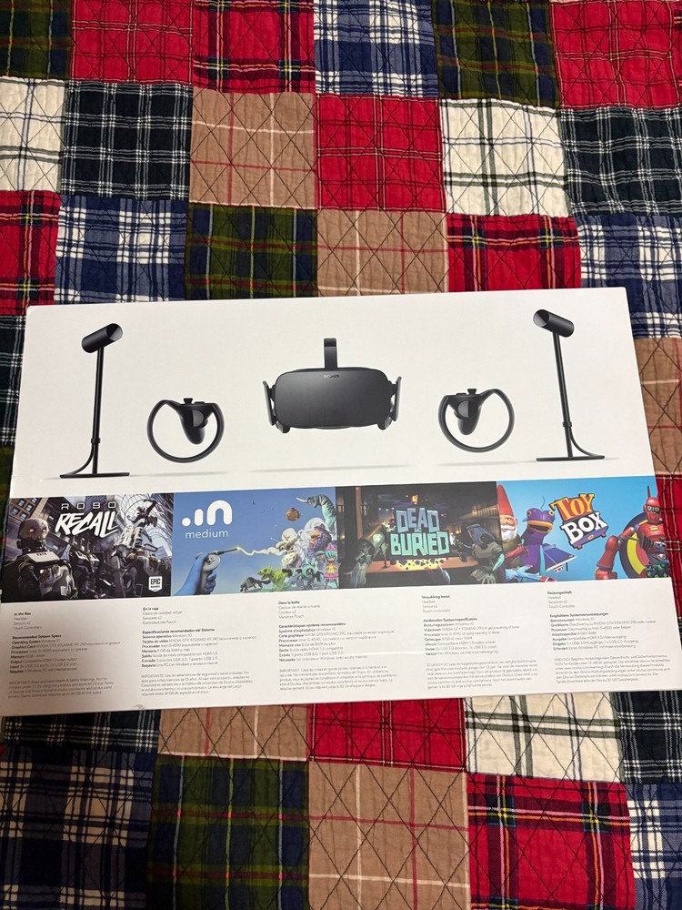Oculus Rift Complete VR Gaming Set - Barely Used in working condition