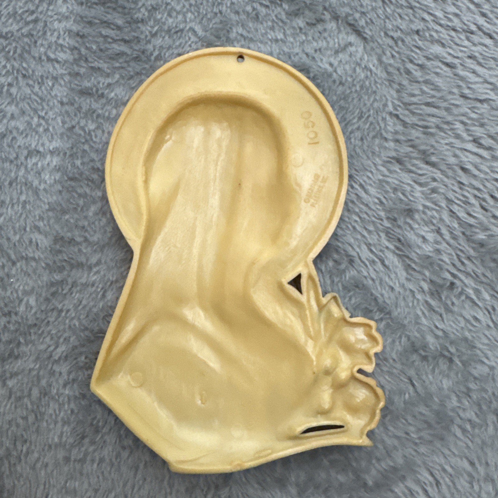 Vintage Hartland Plastics Virgin Mary w/Lilies Miniature Wall Plaque Catholic