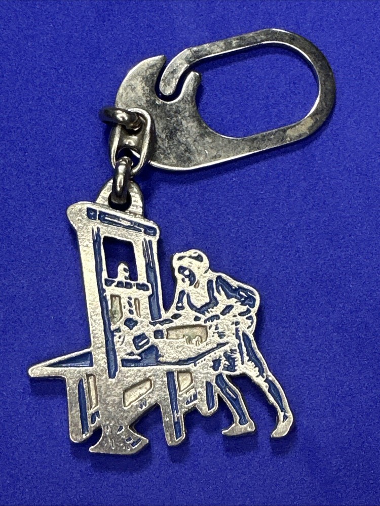 SEAFARE TYPOGRAPHY - VINTAGE KEYCHAIN