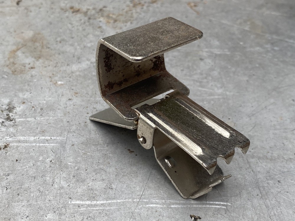 Rug Display Rack Hanging Clips