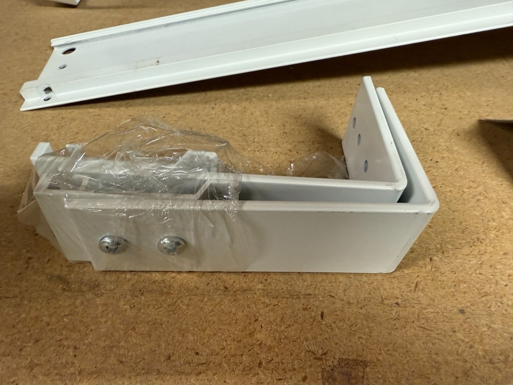 Da-Lite 77027 Floating Mounting Bracket