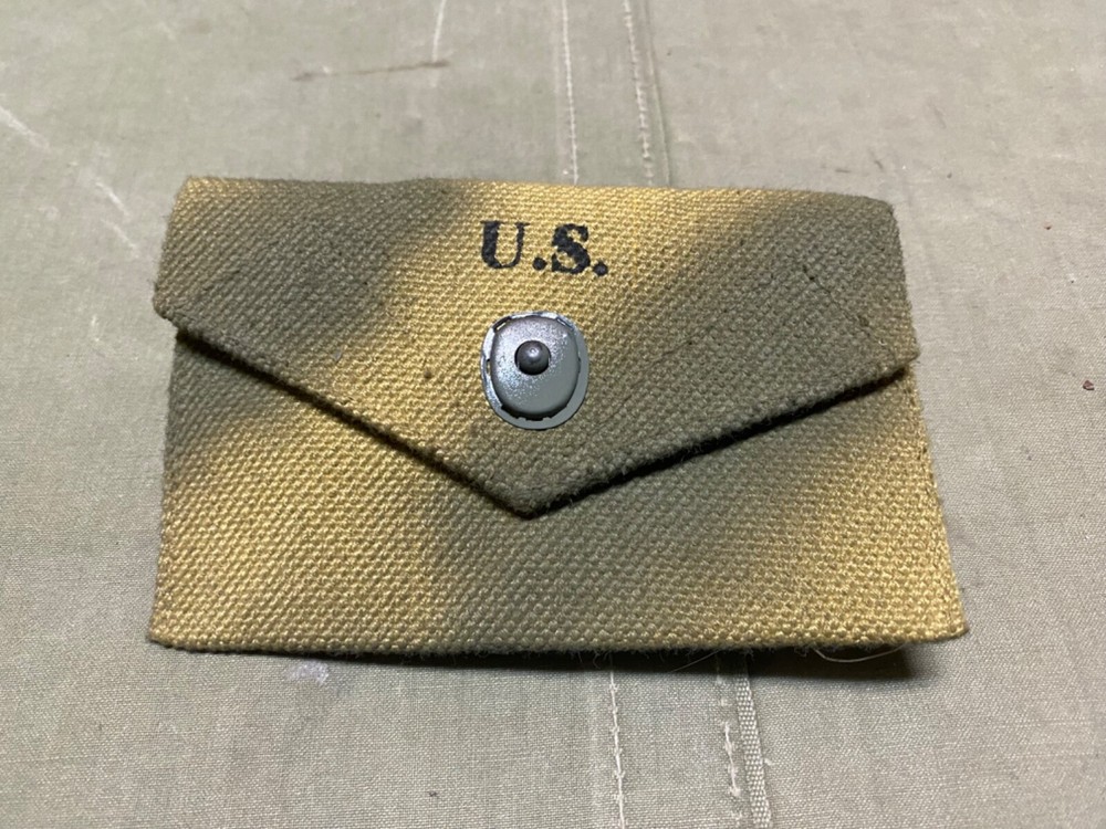 WWII US AIRBORNE PARATROOPER PATHFINDER M1942 CAMO PAINTED FIRST AID POUCH