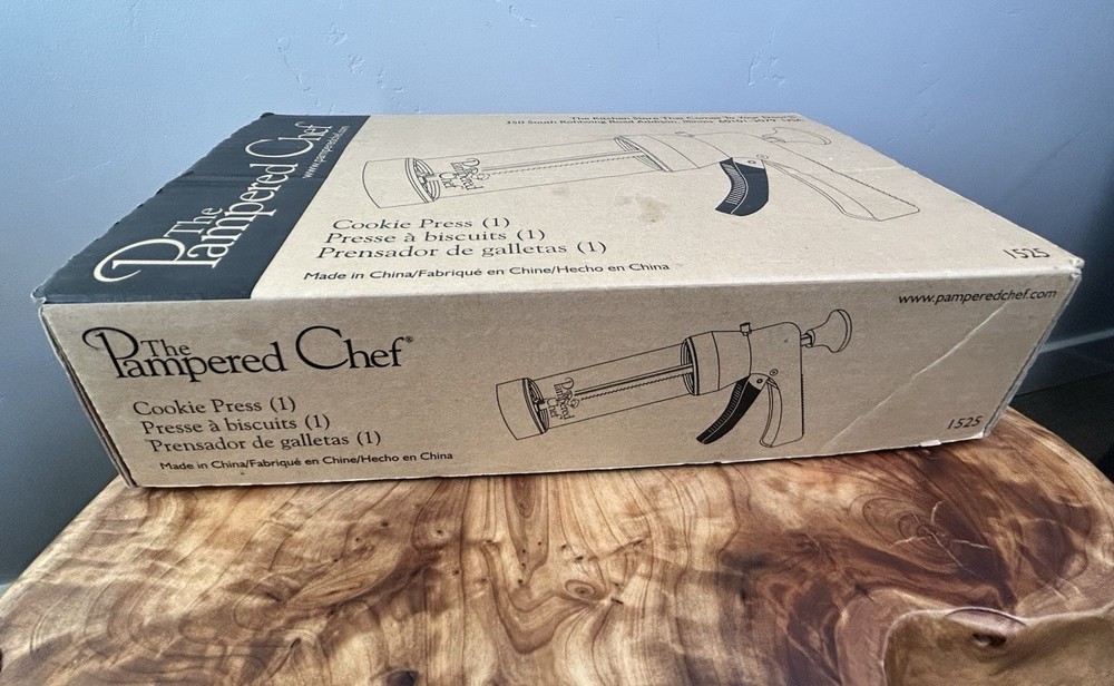 Pampered Chef Cookie Press 1525 Complete Set with all 16 Discs