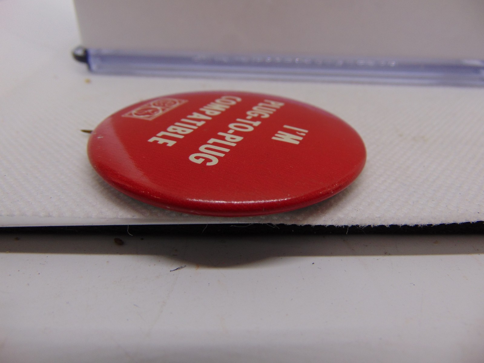 Vintage Computerworld Magazine Pinback Button I'm Plug to Plug Compatible