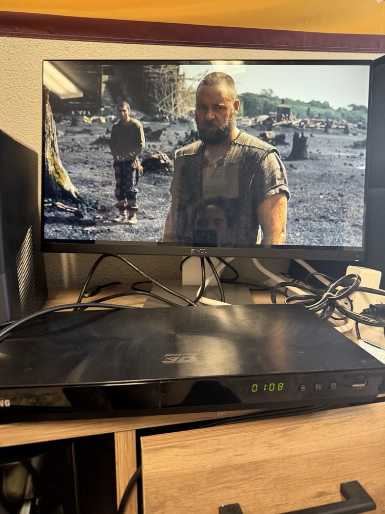 Samsung BD-E5900 3D Blu-Ray Player- Tested and Works! NO REMOTE