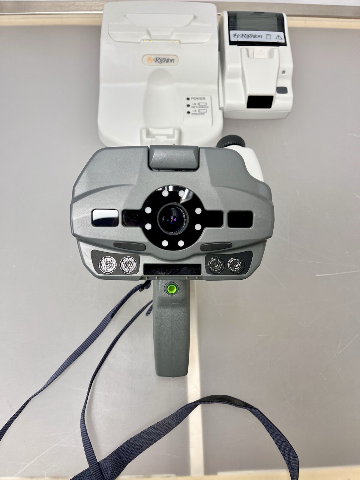 Righton Retinomax K-Plus 5 Handheld Auto Ref/ Keratometer with Charging Station