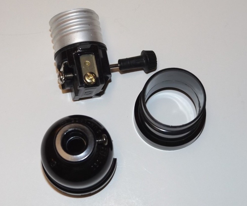 BLACK PLASTIC ON-OFF TURN KNOB LAMP SOCKET WITH UNO THREADS NEW 47678JB