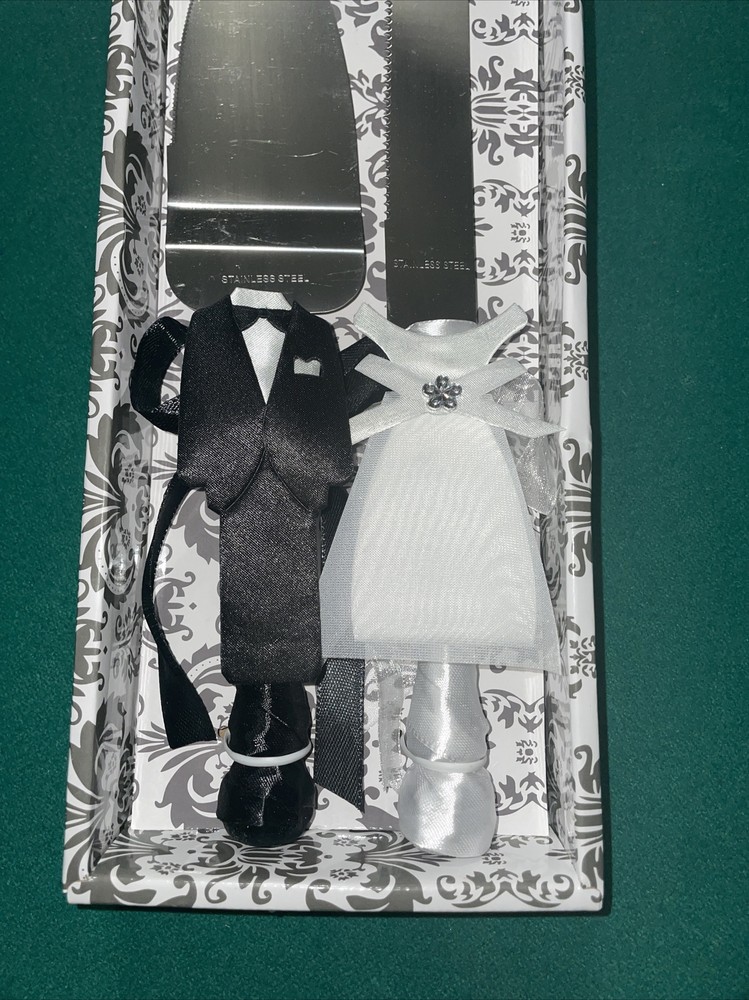 bride and groom cake serving set