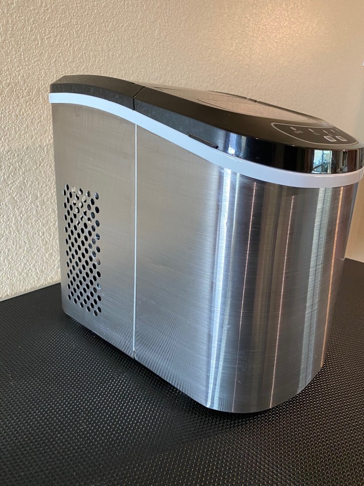Magic Chef Portable Countertop Ice Maker Model HNIM27ST