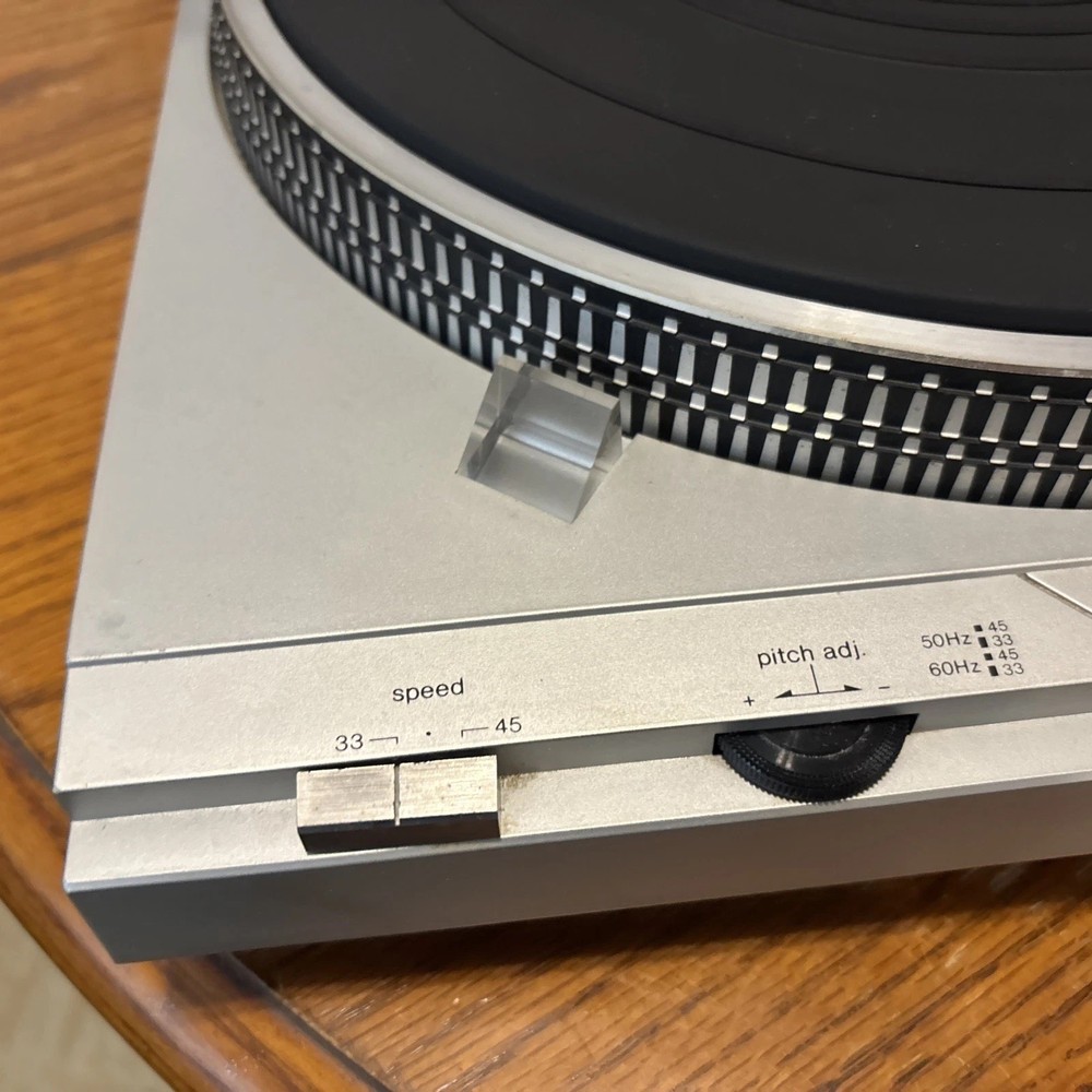 Technics SL-D2 Direct Drive Turntable