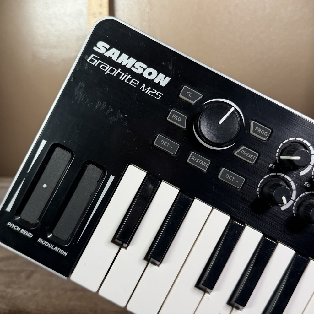 Samson Graphite M25 mini USB Midi Controller - keyboard, lightly used