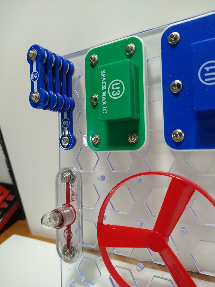 Elenco Snap Circuits SC300 Electronics Kit