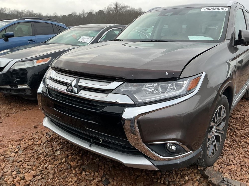 OUTLANDER 2017 Glove Box 4949592