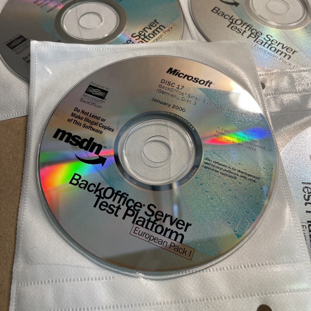 Microsoft MSDN Back Office Server Test Platform Discs 1-35 Jan. 2000 Euro Pack I