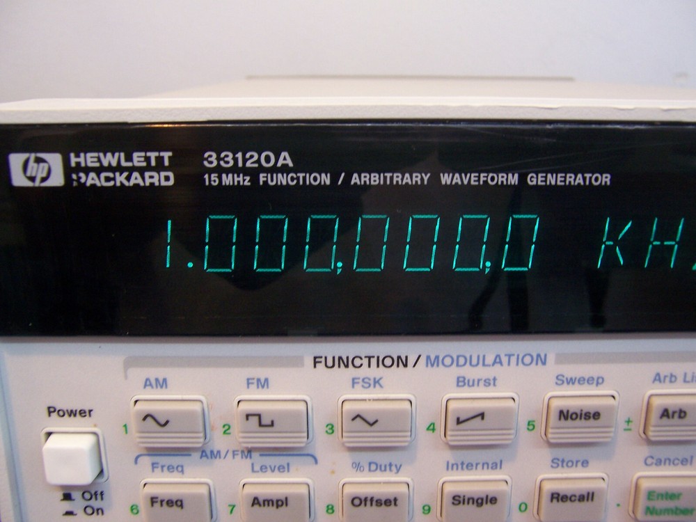 10933 HP 33120A 15 mhz function / arbitrary waveform generator