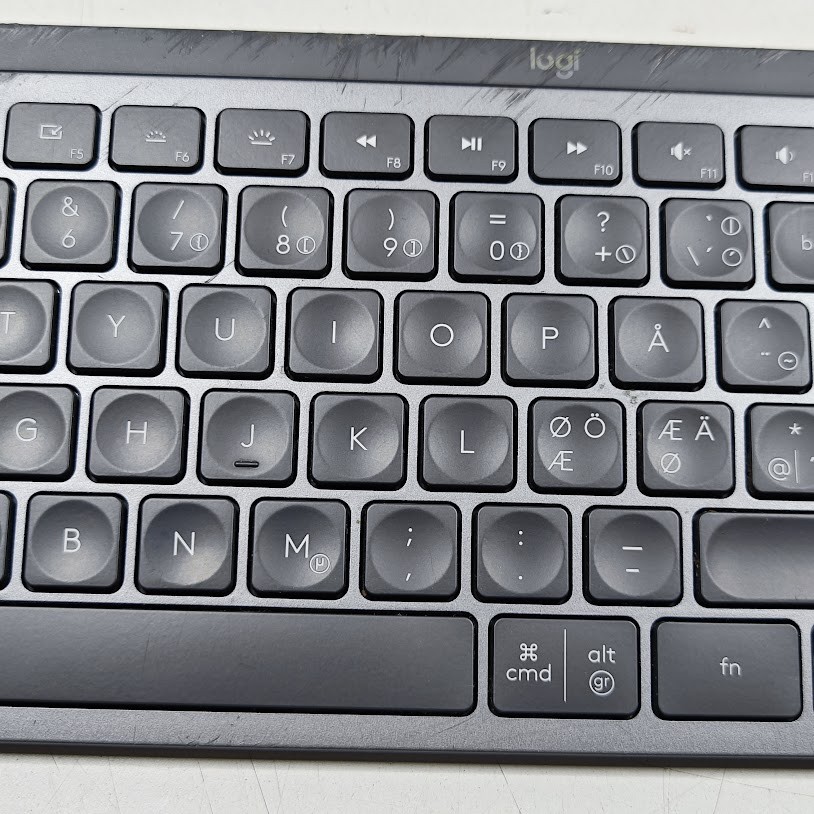 Logitech Bluetooth Keyboard YR0073 - Working, Bluetooth only, Used