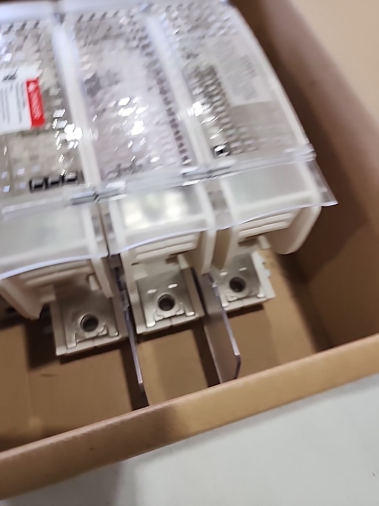 New SIEMENS CFS364JN 200A Fuseable Switch