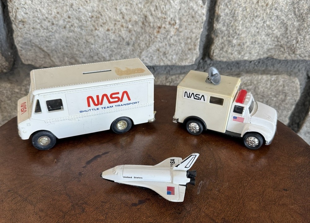 NASA Space Shuttle, SPACE, Astronaut Challenger Items