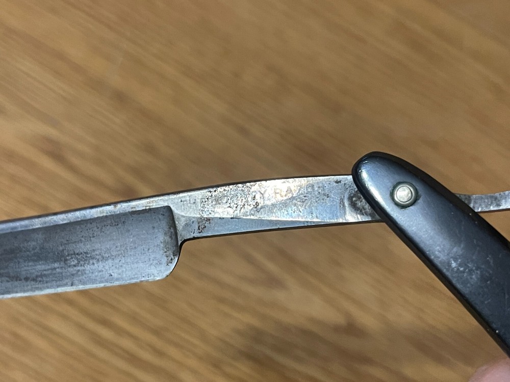 The Torrey Razor Straight Razor