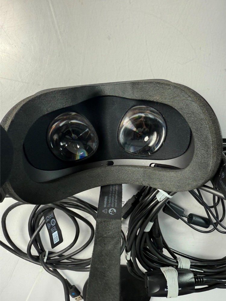 Oculus Rift CV1 VR Headset with Sensor, Cables & Box (No Controllers)