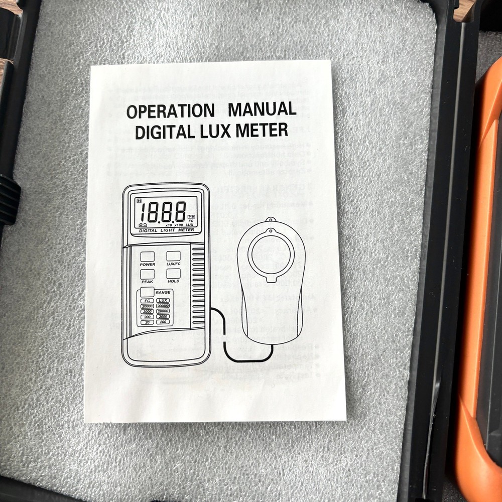 Digital Lux Meter LX1330B