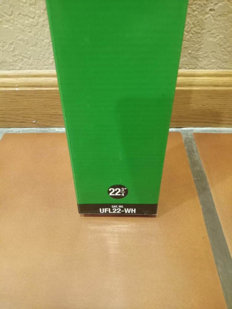 Juno 22" Undercabinet Fluorescent Lighting 3000K