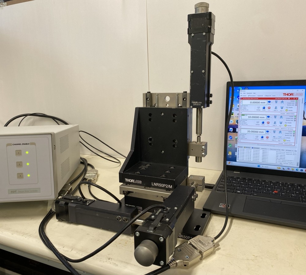 Thorlabs 3-axis system: 3 LNR50/M 50mm, 3 DRV014, BSC103, GUI & Python Control