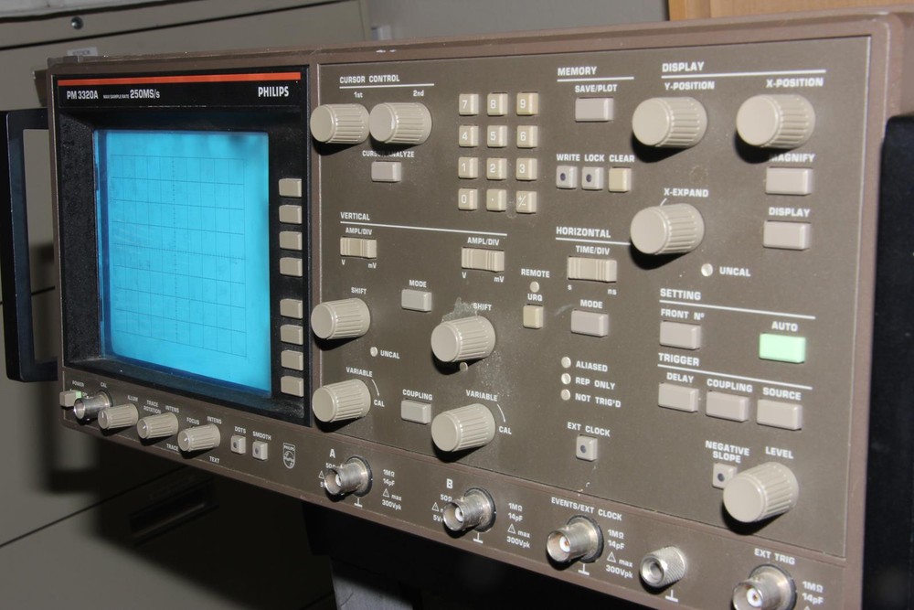 PHILIPS PM 3320A Oscilloscope