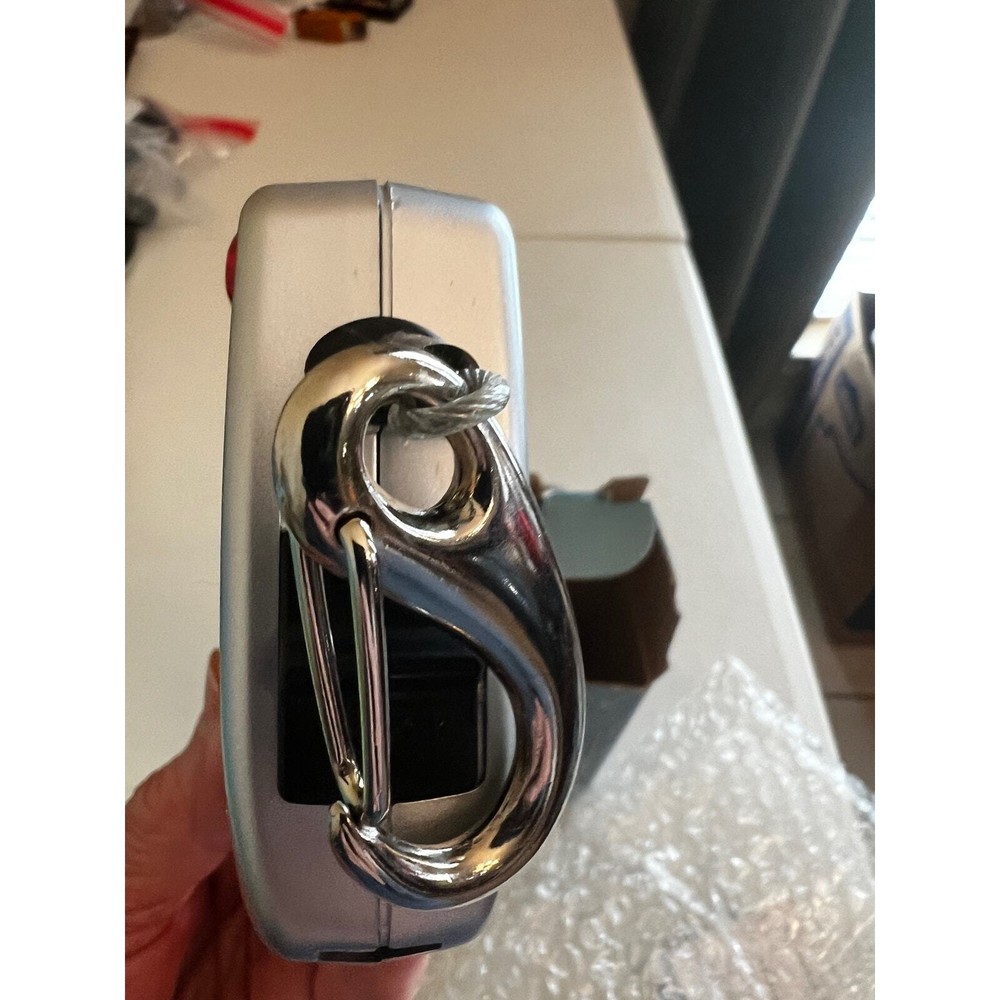 Ventage Avon Lighted Trunk Extender With Emergency Flash