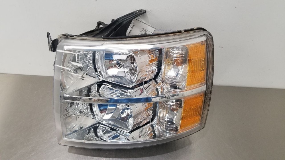 13 CHEVY SILVERADO 2500 HEADLIGHT HEADLAMP LEFT DRIVER