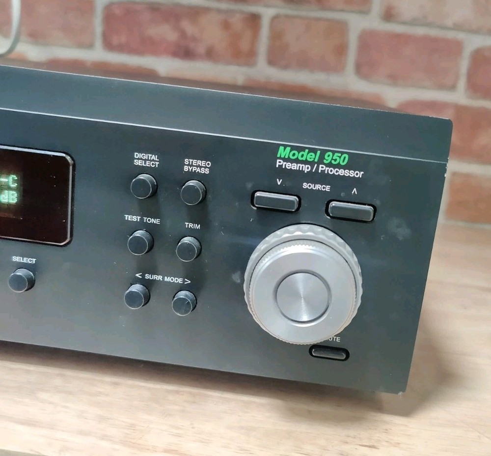 Outlaw Model 950 Preamp/Processor READ