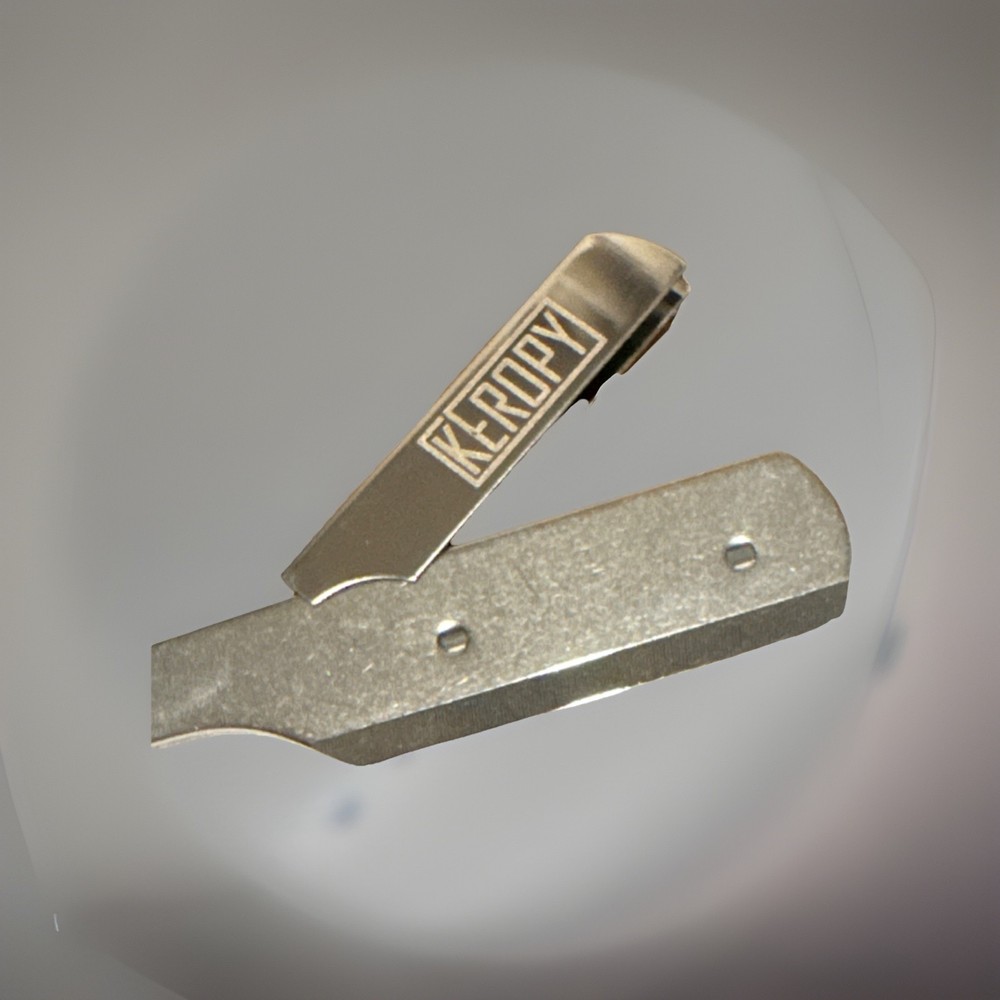 Keropy Straight Razor with Black Handle and Case