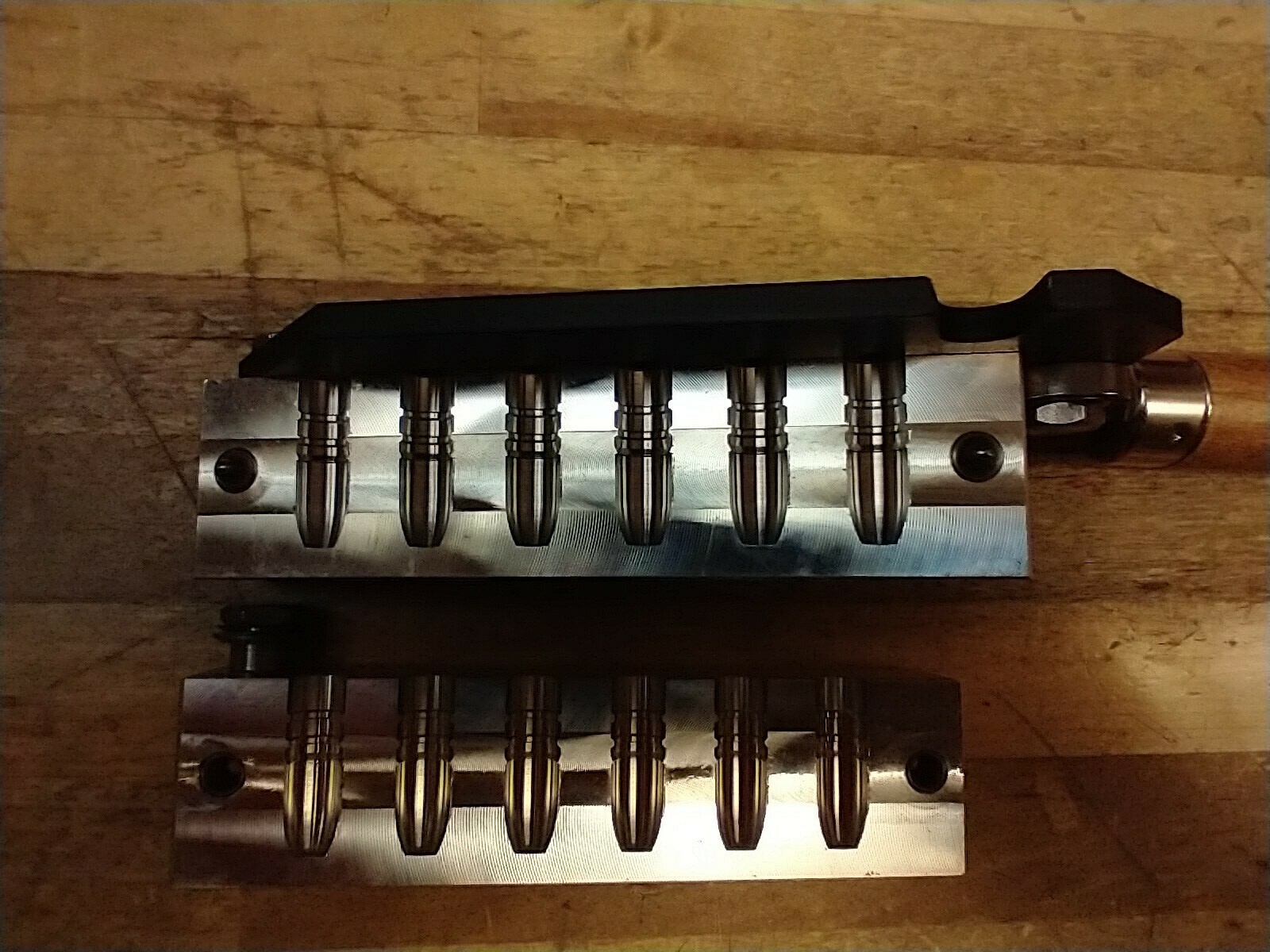 LEE Mold Custom 6-Cavity Bullet 311041 Style 30 Caliber Plain Base 30-06 30-30