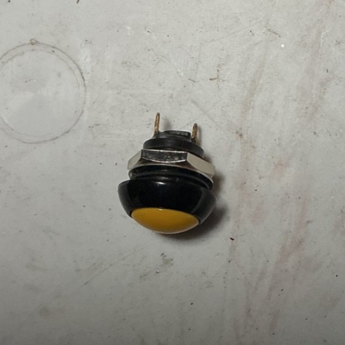 genie telehandler replacement switch 07.0704.0117gt ,monentary switch yellow cap