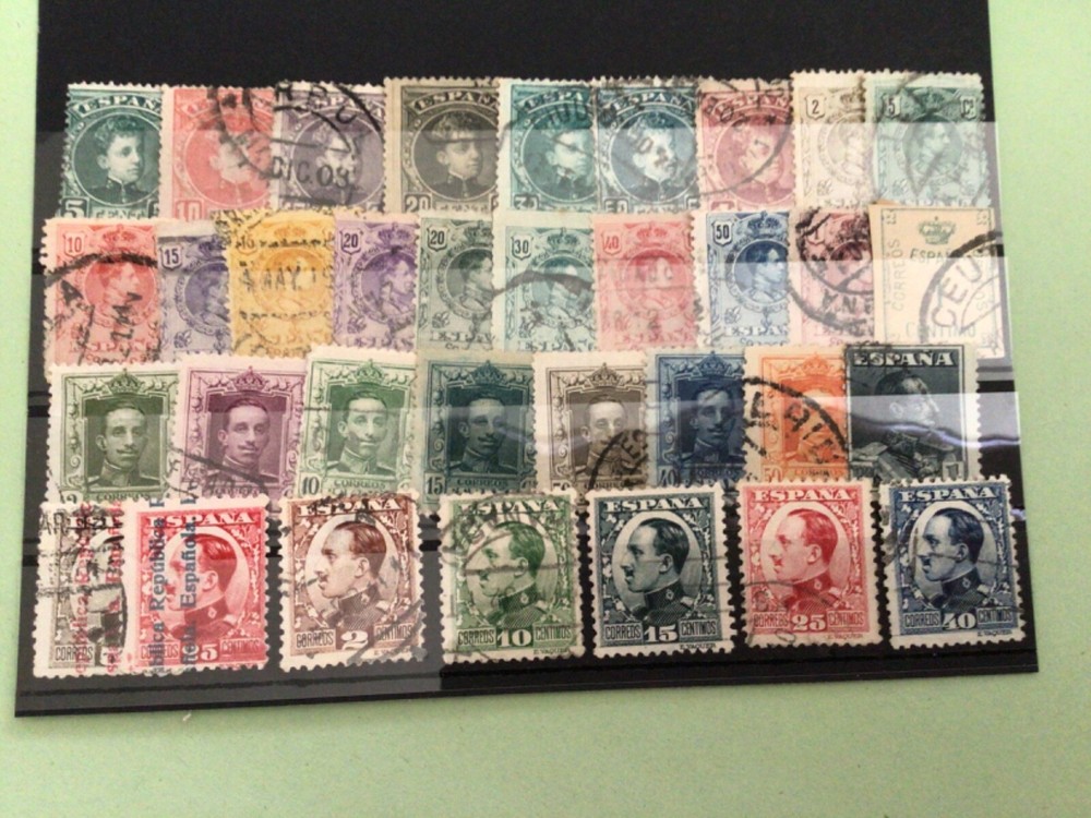 Spain 1909-1930 mounted mint or used  stamps  Ref A8898
