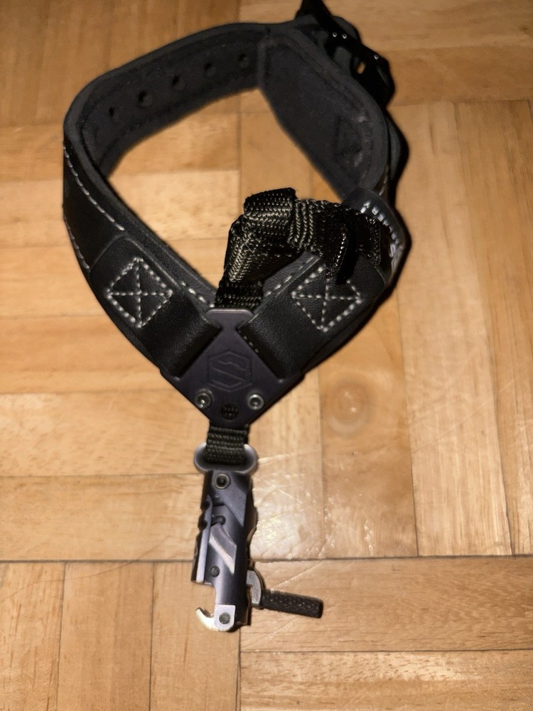 Scott Archery Ghost Bow Release NCS Black/Red Buckle Strap