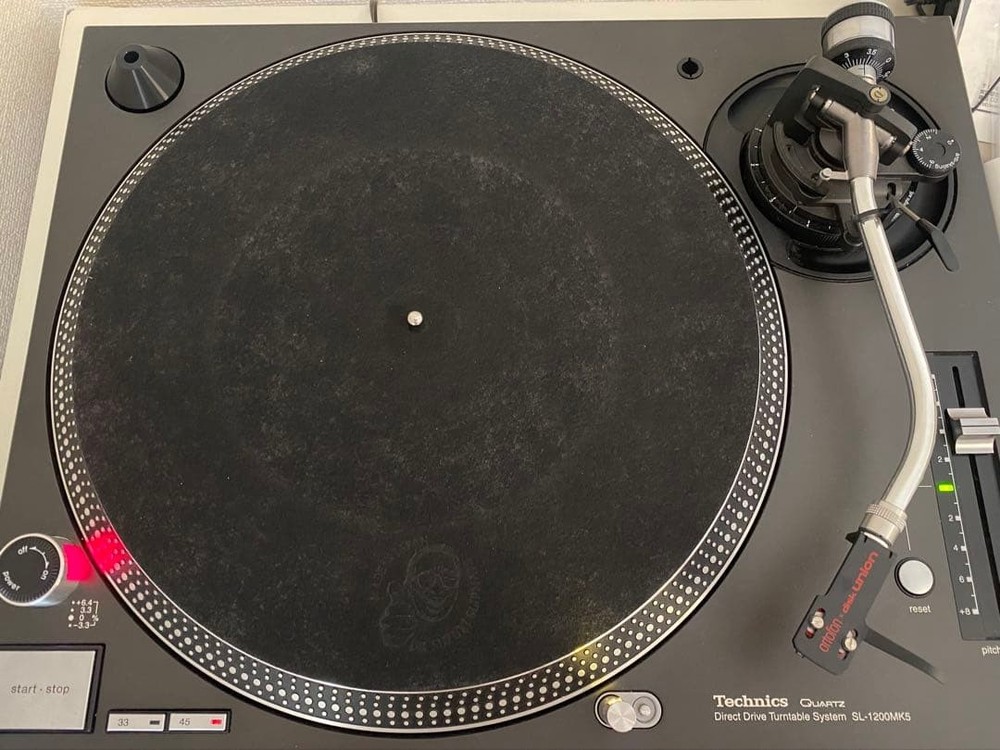Technics SL-1200MK5 Direct Drive Turntable Excellent Working