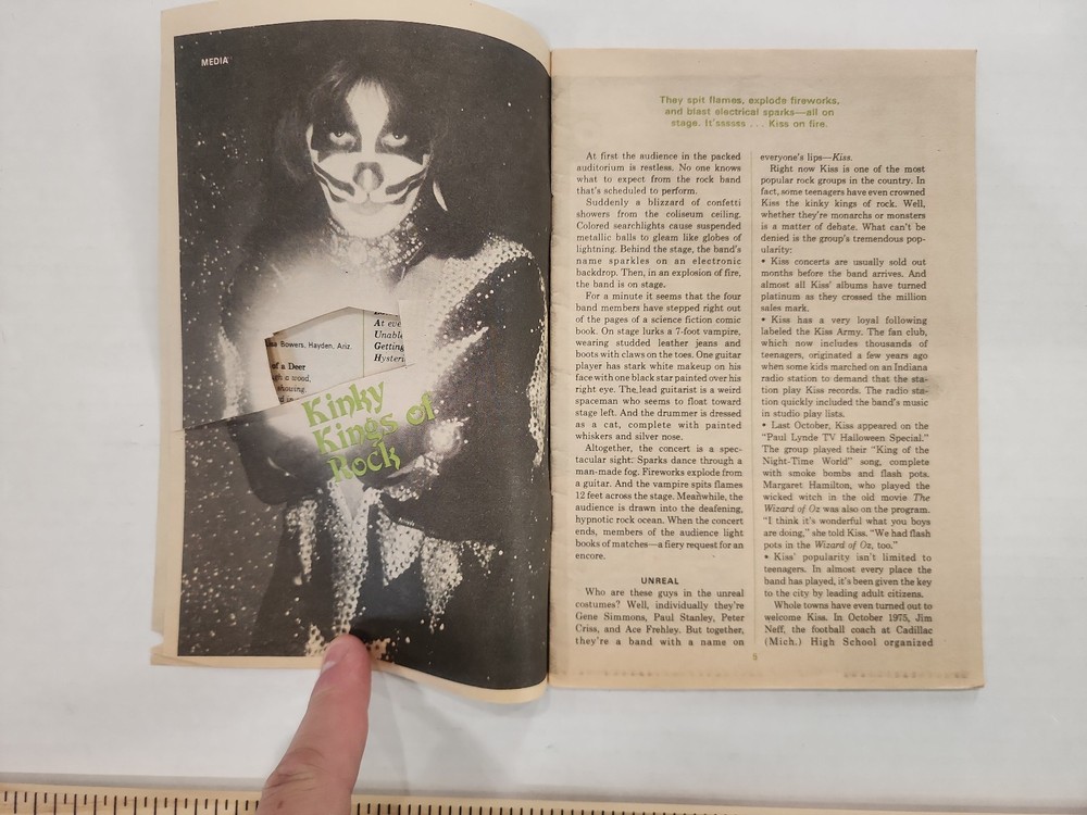 Read Magazine KISS Rock Band Content Vintage 2/18/1977 Issue *SEE NOTES