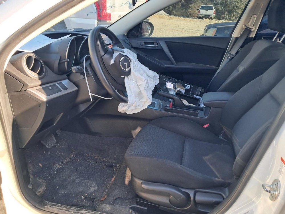 3 2010 Glove Box 4898048