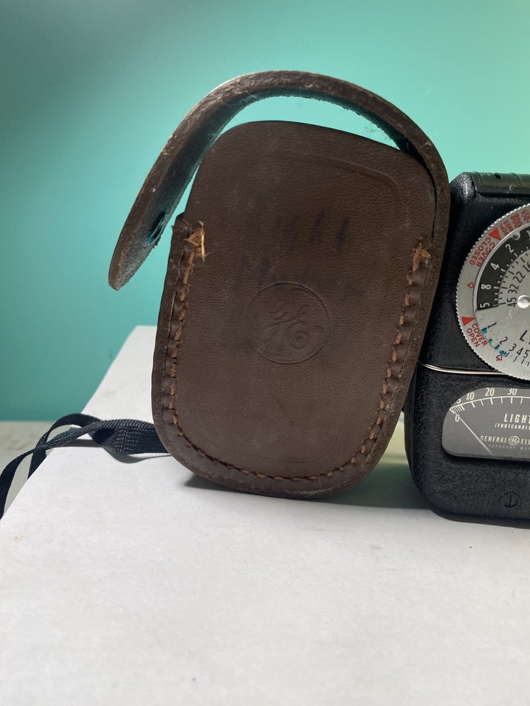 General Electric Light Meter Type DW-68 with leather brown case