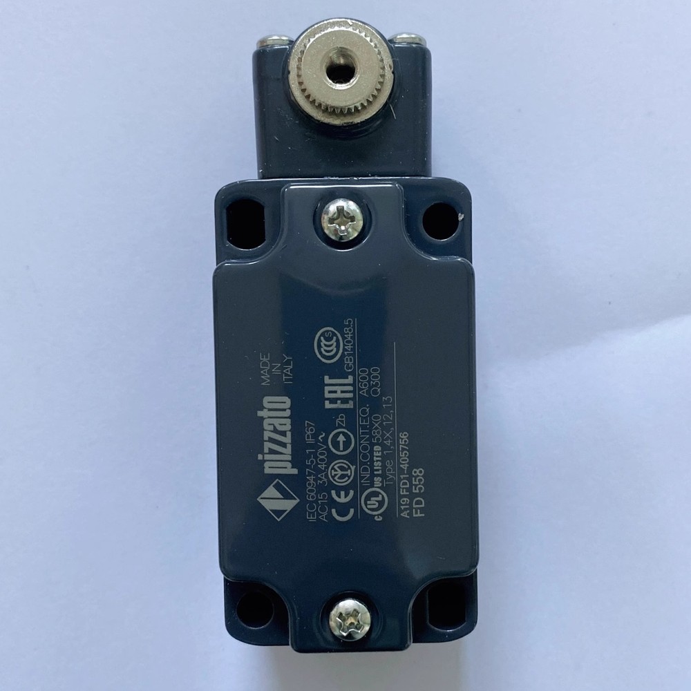 Pizzato Limit switch FD 558