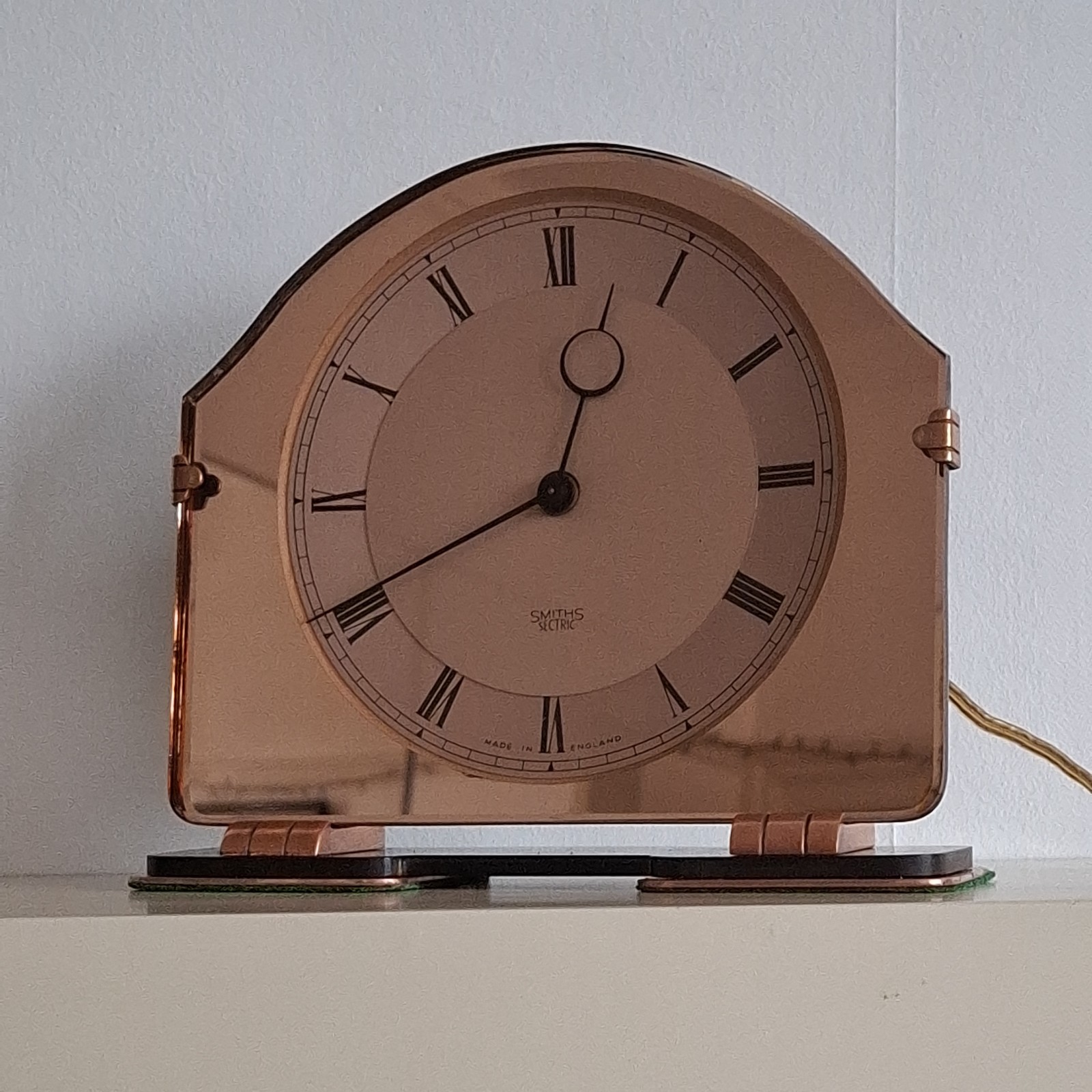 Vintagec Art Deco Peach Glass Smiths Sectric Electric Clock.