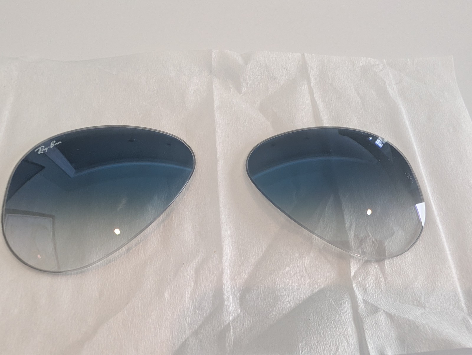 New Original Ray-Ban Authentic RB3025 56mm Blue Gradient Lenses