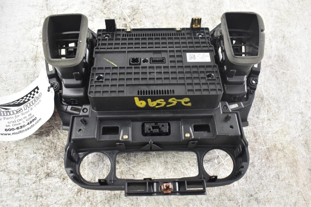 2020 GMC Terrain Control Panel Screen 8 Used, Reprogramming Needed