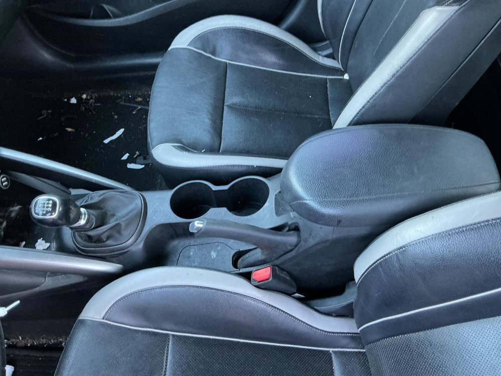 Console Front Floor Fits 12-17 VELOSTER 4881740