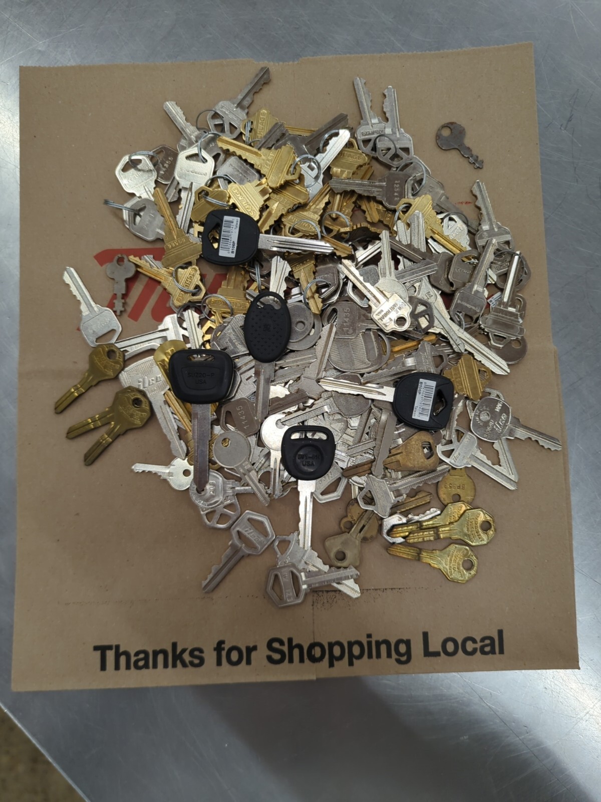 1 - ONE POUND LOT OF USED CAR / HOUSE KEY - SOME UNCUT / CUT - Random Keys