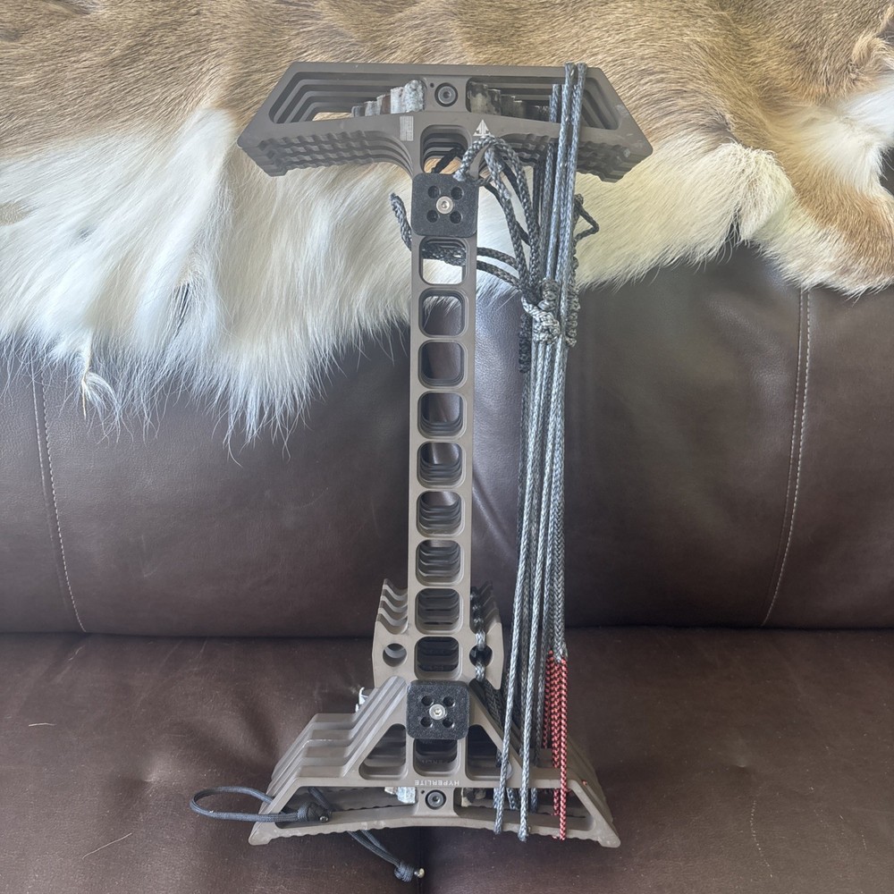 Trophyline Hyperlite Climbing Sticks 4 pack used with extra accessory￼