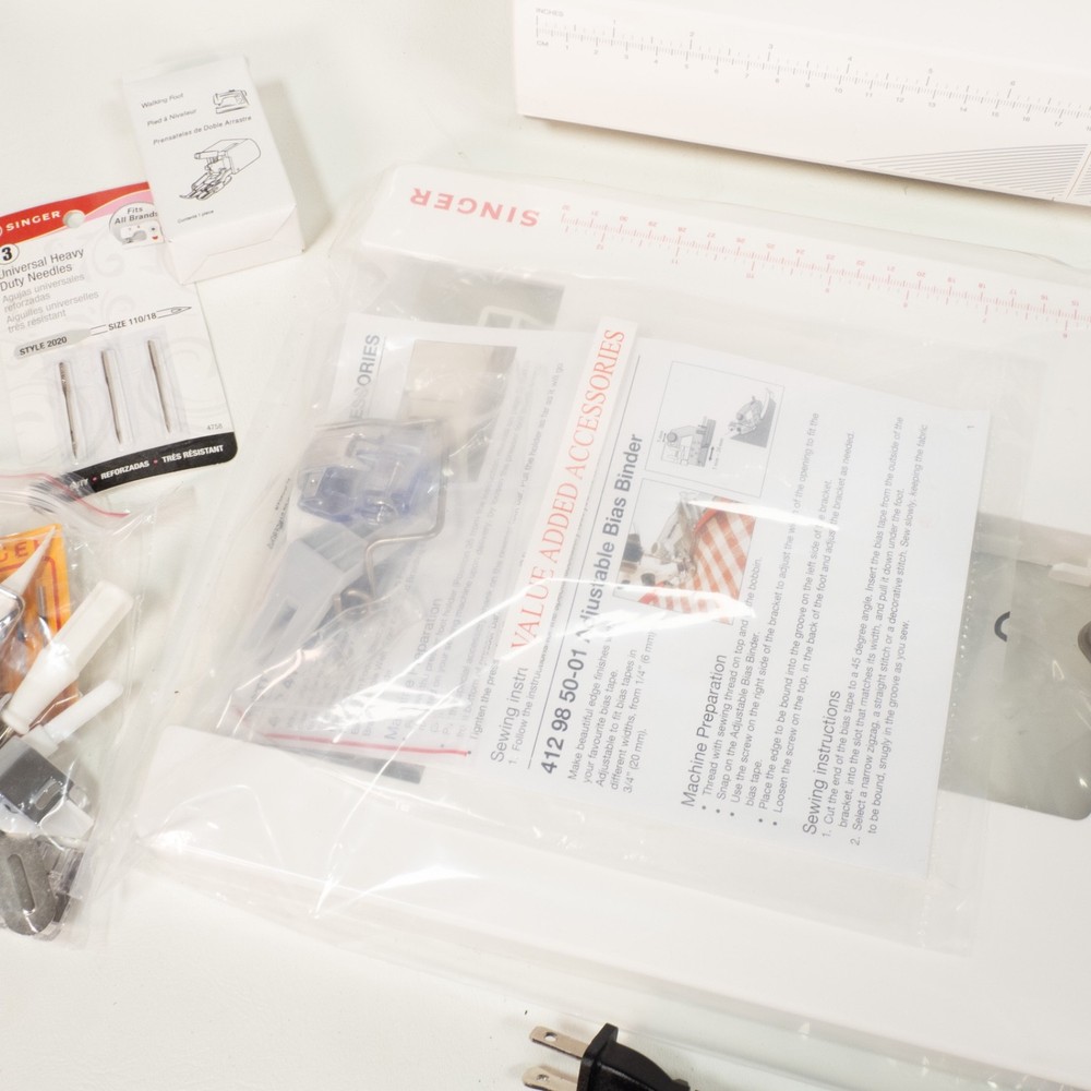 SINGER Quantum Stylist 9960 Computerized Sewing & Quilting Machine W/ Extension